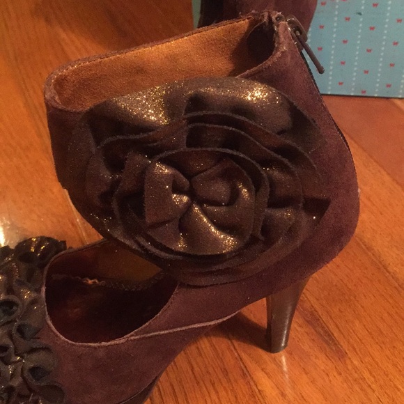 Poetic Licence London Brown Suede Heels - Picture 6 of 7